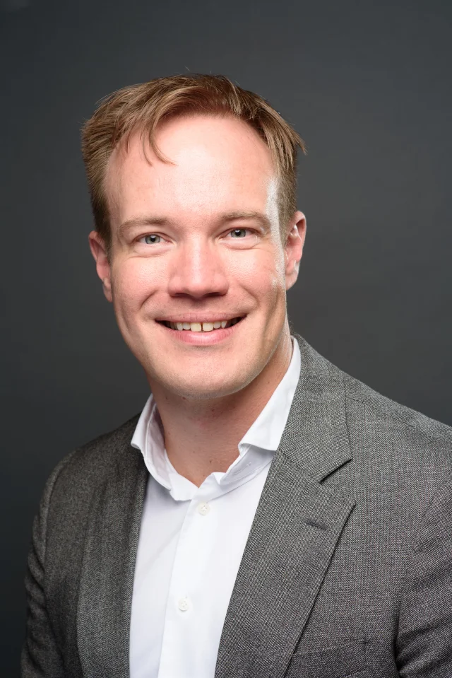 Dr. Victor Vien
